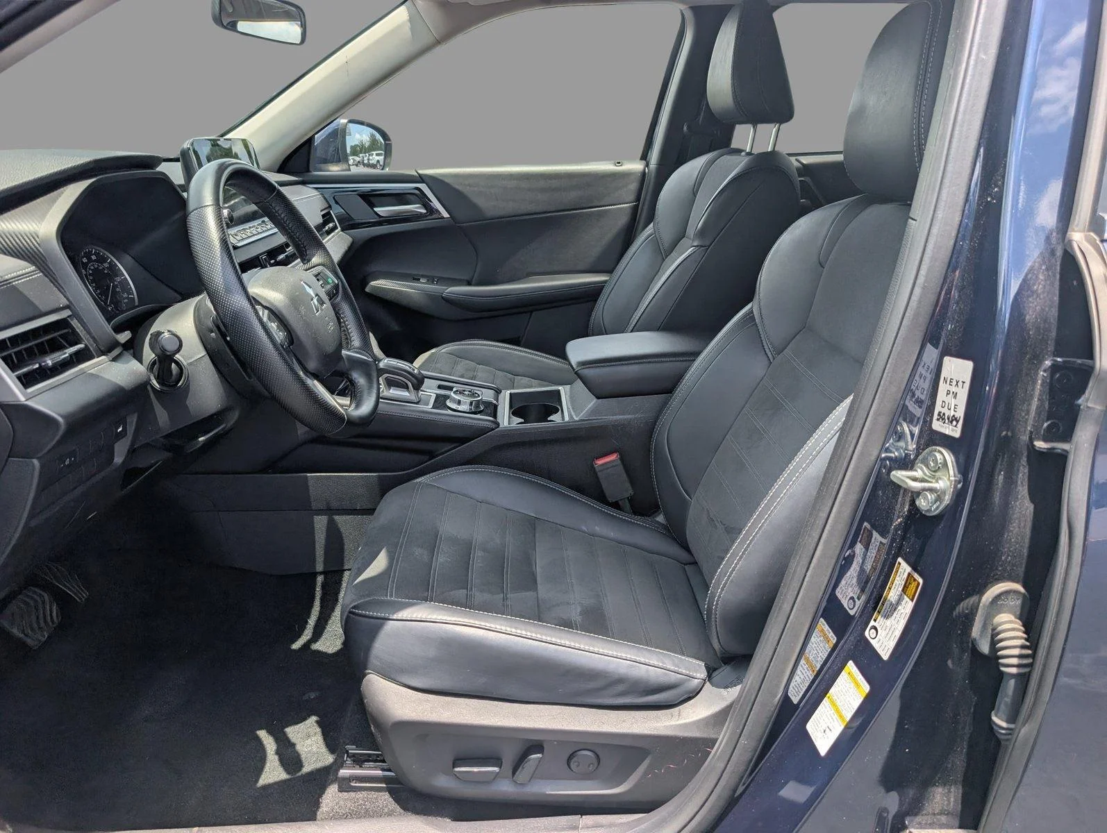 Used 2024 Cosmic Blue Metallic Mitsubishi SE image 12