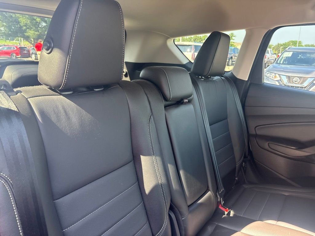 Used 2016 Magnetic Ford Titanium image 30