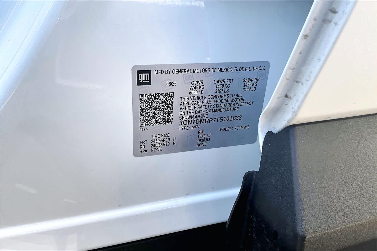 Used 2026 Summit White Chevrolet LT1 w/PCY image 33