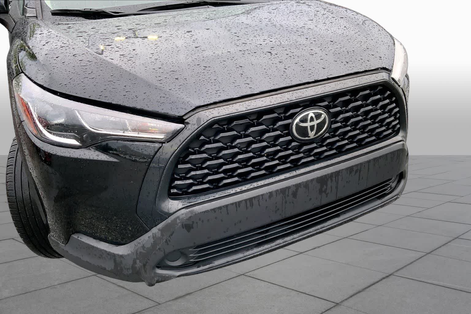 Used 2022 Jet Black Toyota LE image 29