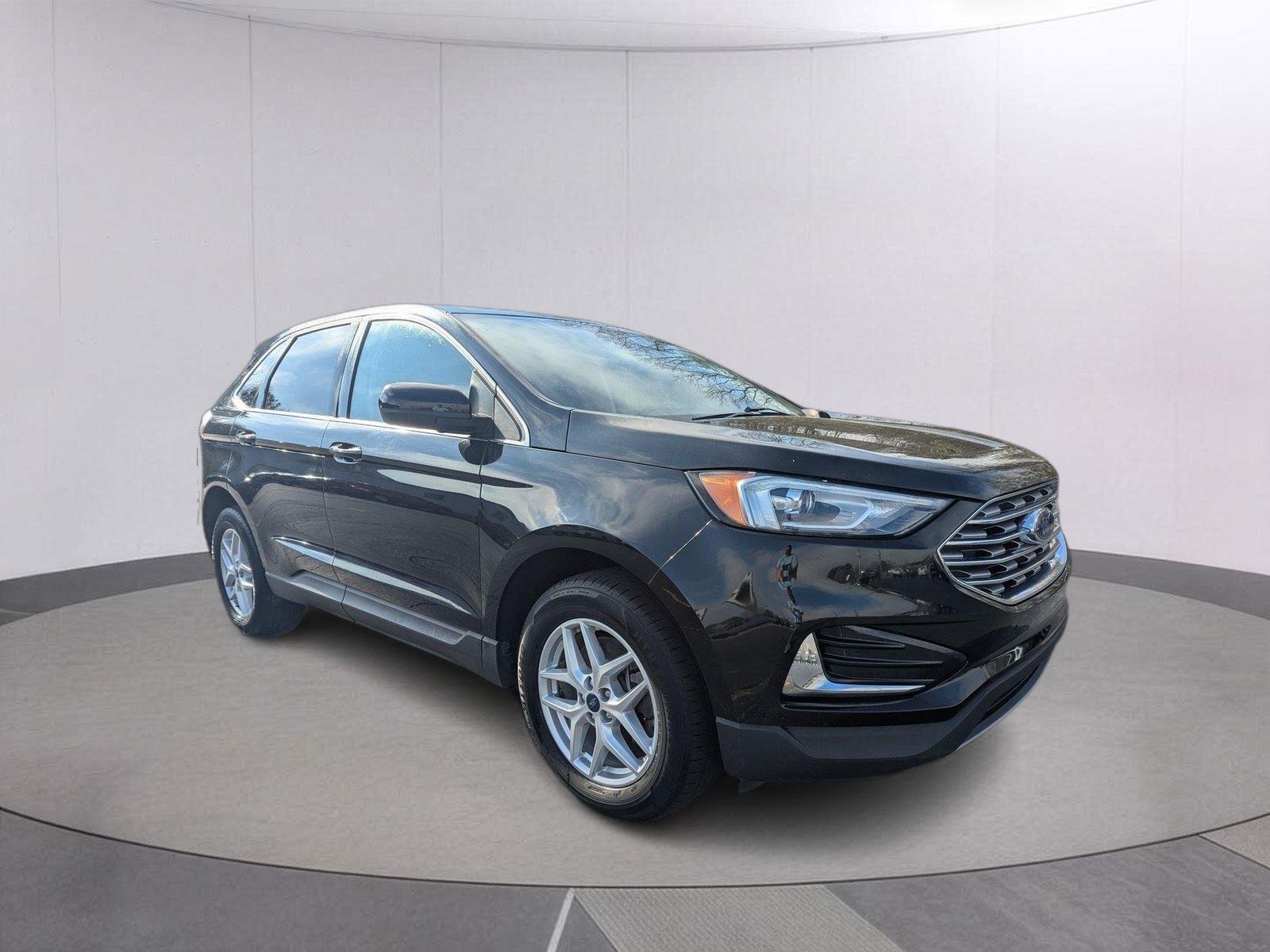 Used 2022 Agate Black Ford SEL image 7