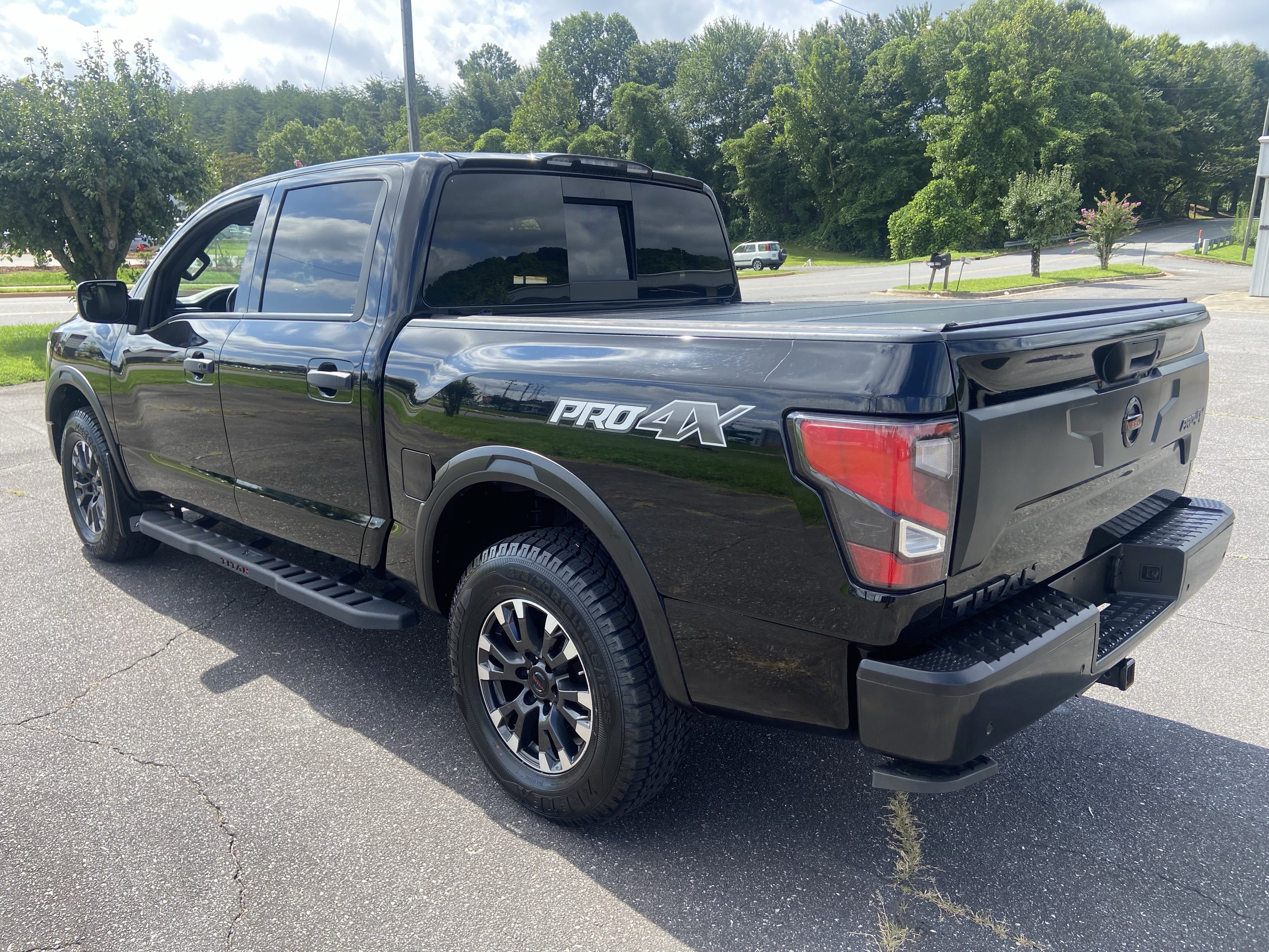 Used 2021 Super Black Nissan PRO-4X image 7