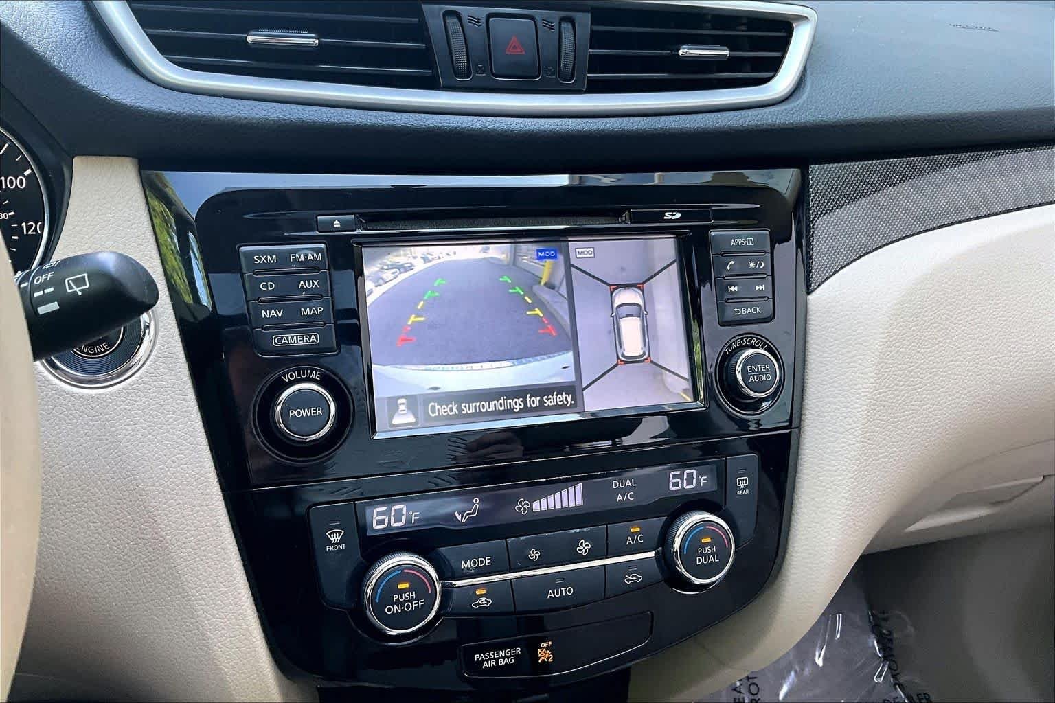 Used 2014 Moonlight White Nissan SL image 28