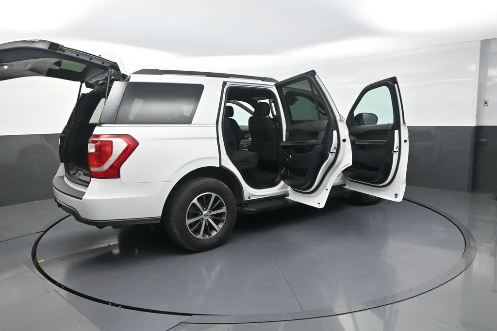 Used 2020 White Ford XL image 37