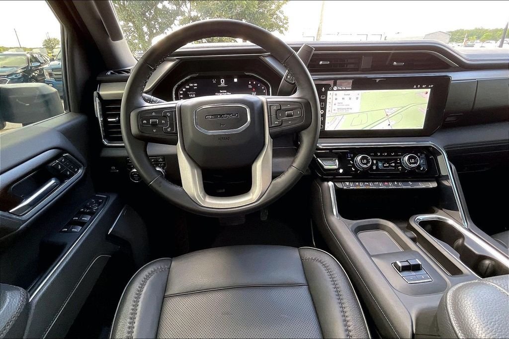 Used 2025 White GMC Denali image 8