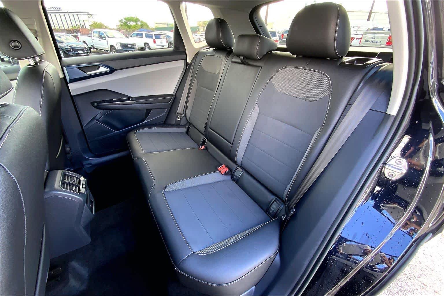 Used 2024 Deep Black Pearl Volkswagen SE image 21