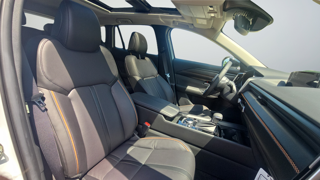 New 2026 Wind Chill Pearl Mazda Premium image 28