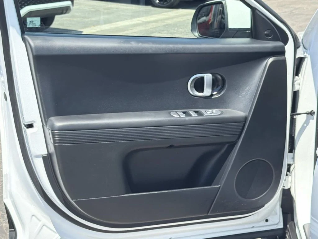 Used 2024 ATLAS WHITE Hyundai SE Standard Range image 20