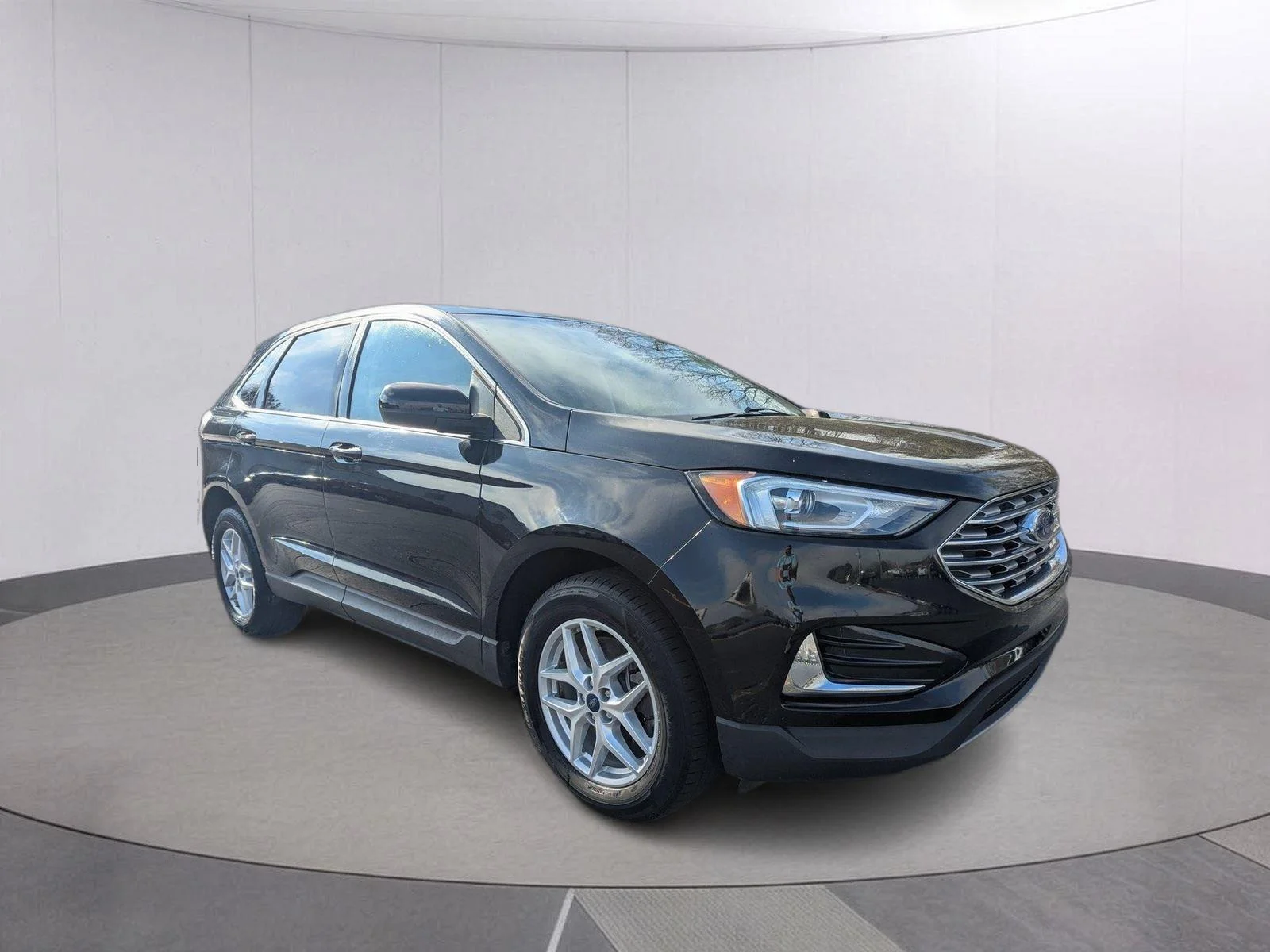 Used 2022 Agate Black Ford SEL image 7
