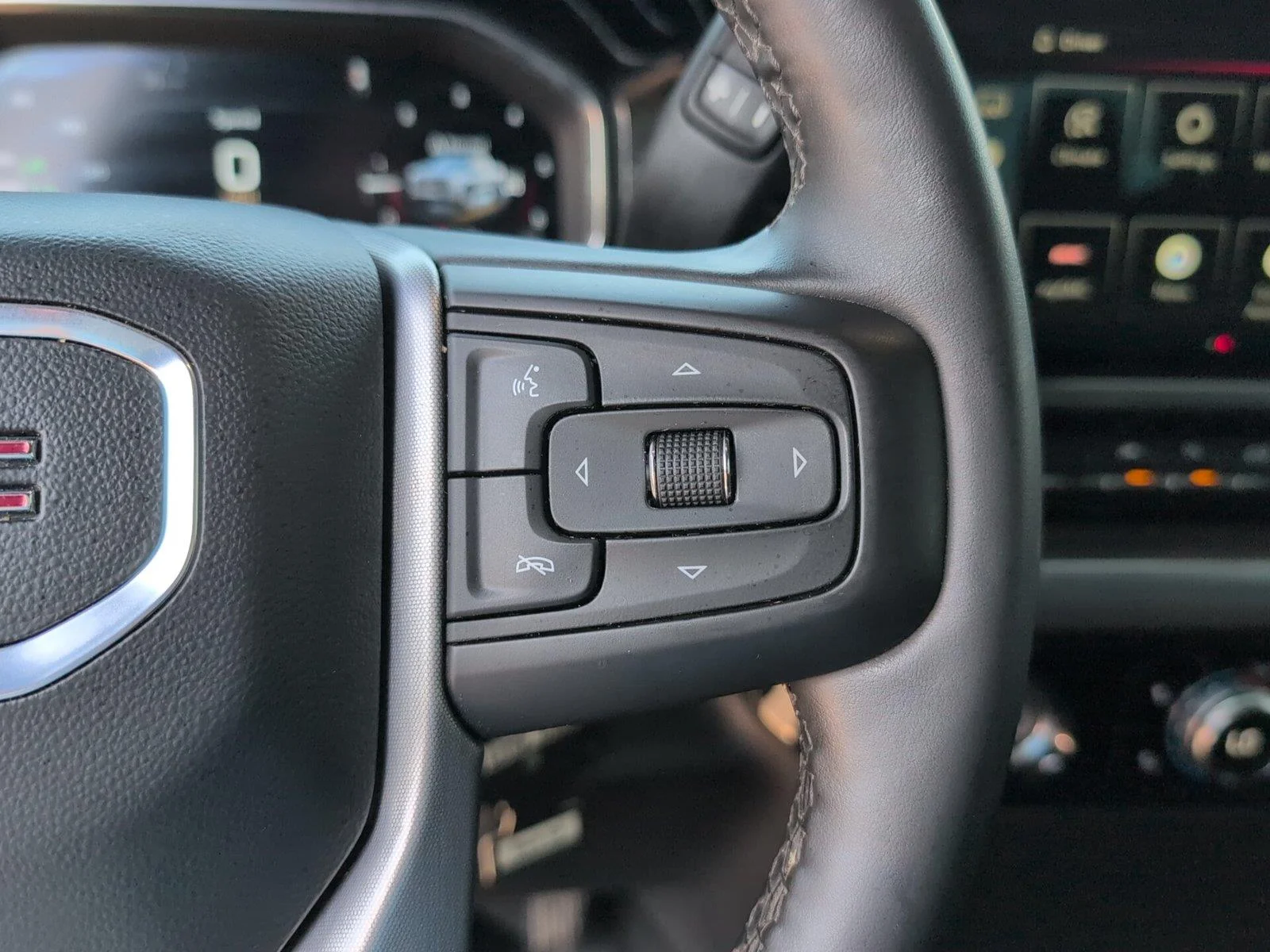 Used 2024 Sterling Metallic GMC SLT image 29