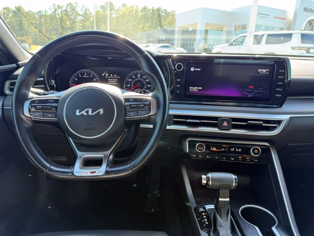 Used 2022 White Kia GT-Line image 8