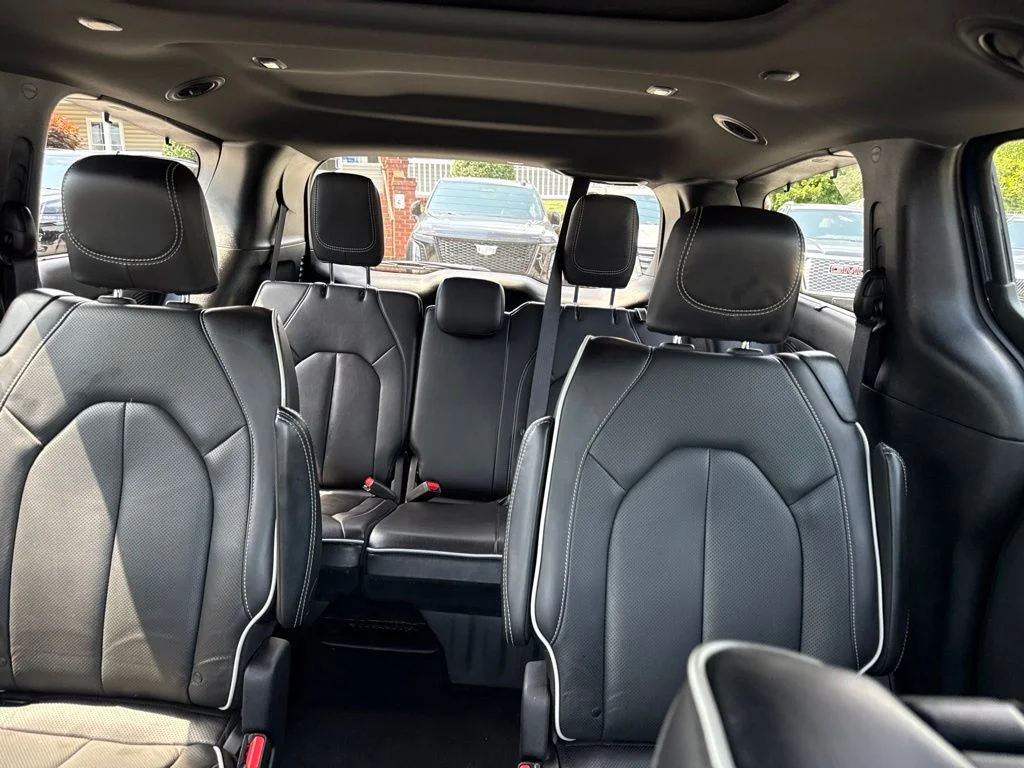 Used 2025 Blue Chrysler Limited image 5