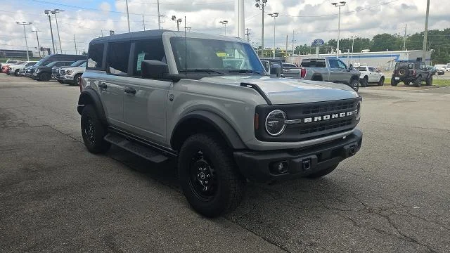 New 2026 Avalanche Gray Ford Big Bend 4-Dr 4WD image 25