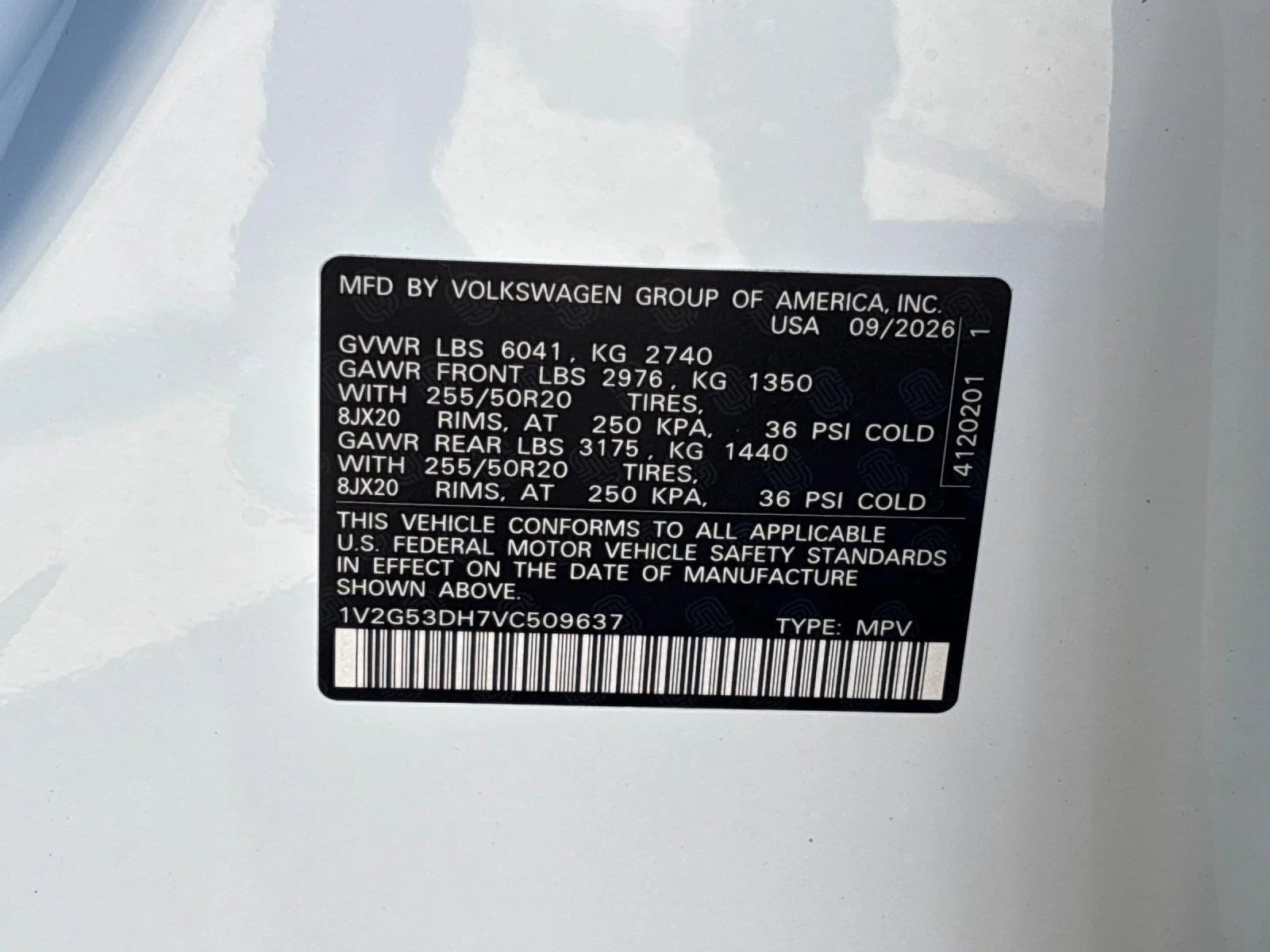 New 2027 Opal White Pearl Volkswagen SE w/Technology image 11