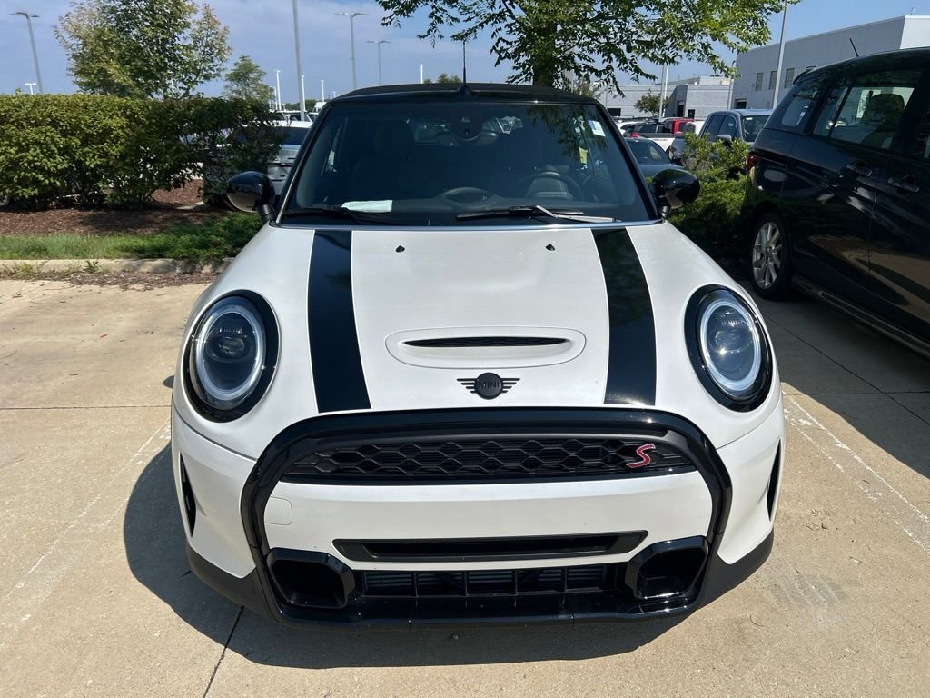 Certified Used 2024 Nanuq White Metallic MINI  image 4