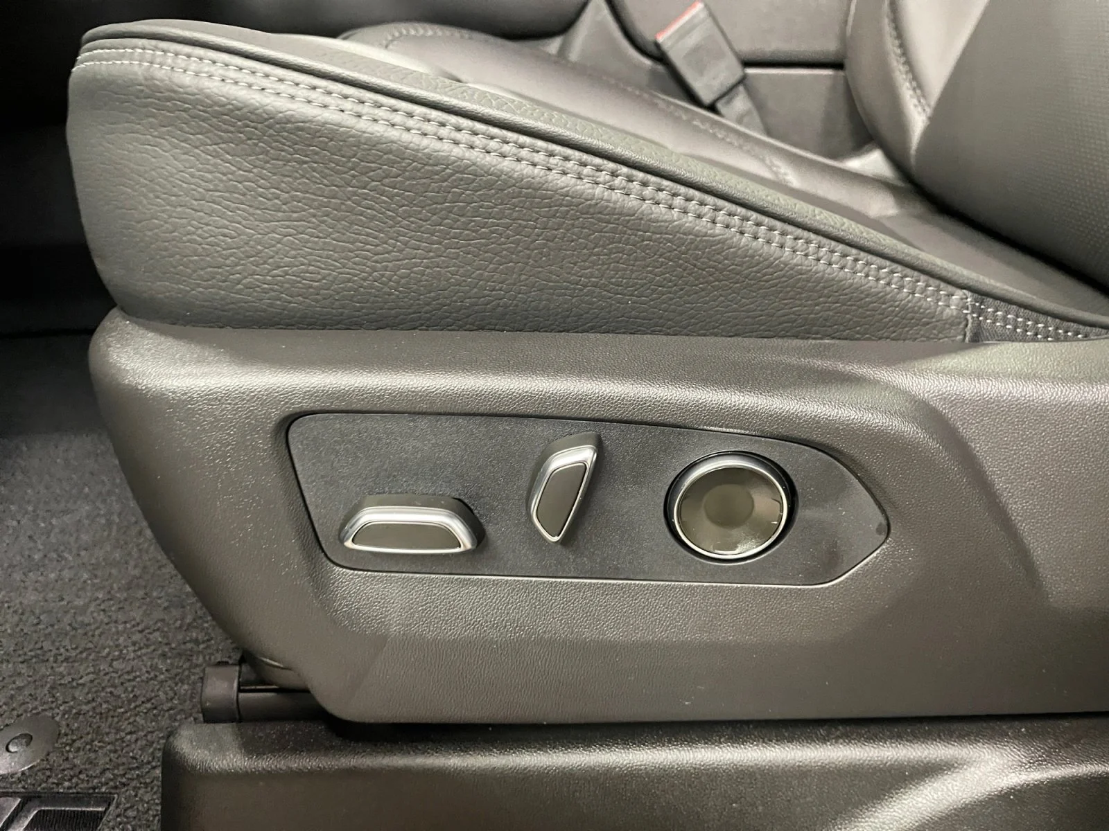 New 2026 Glacier White Tricoat GMC Denali image 15