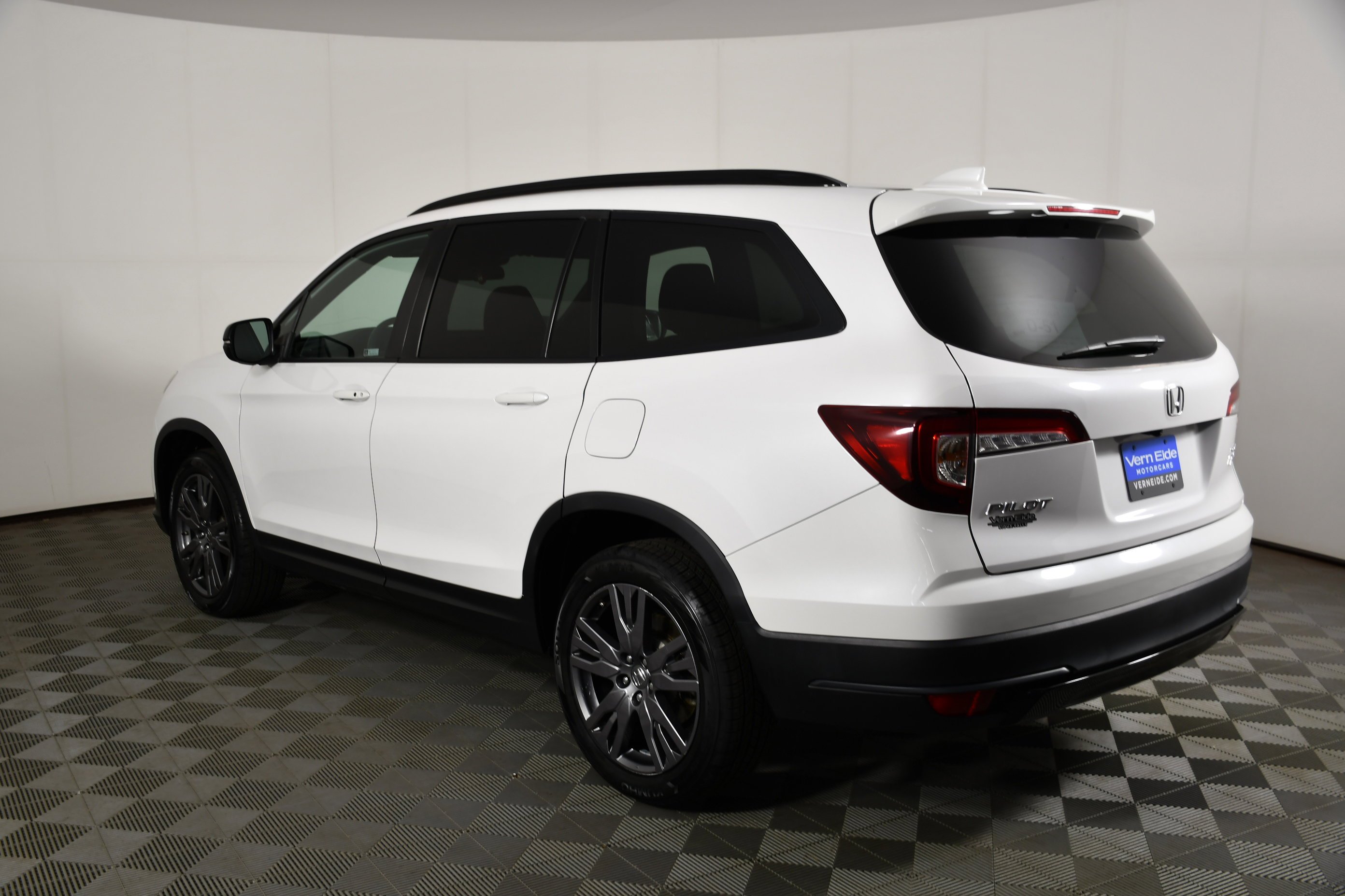Certified Used 2022 Platinum White Pearl Honda Sport image 8