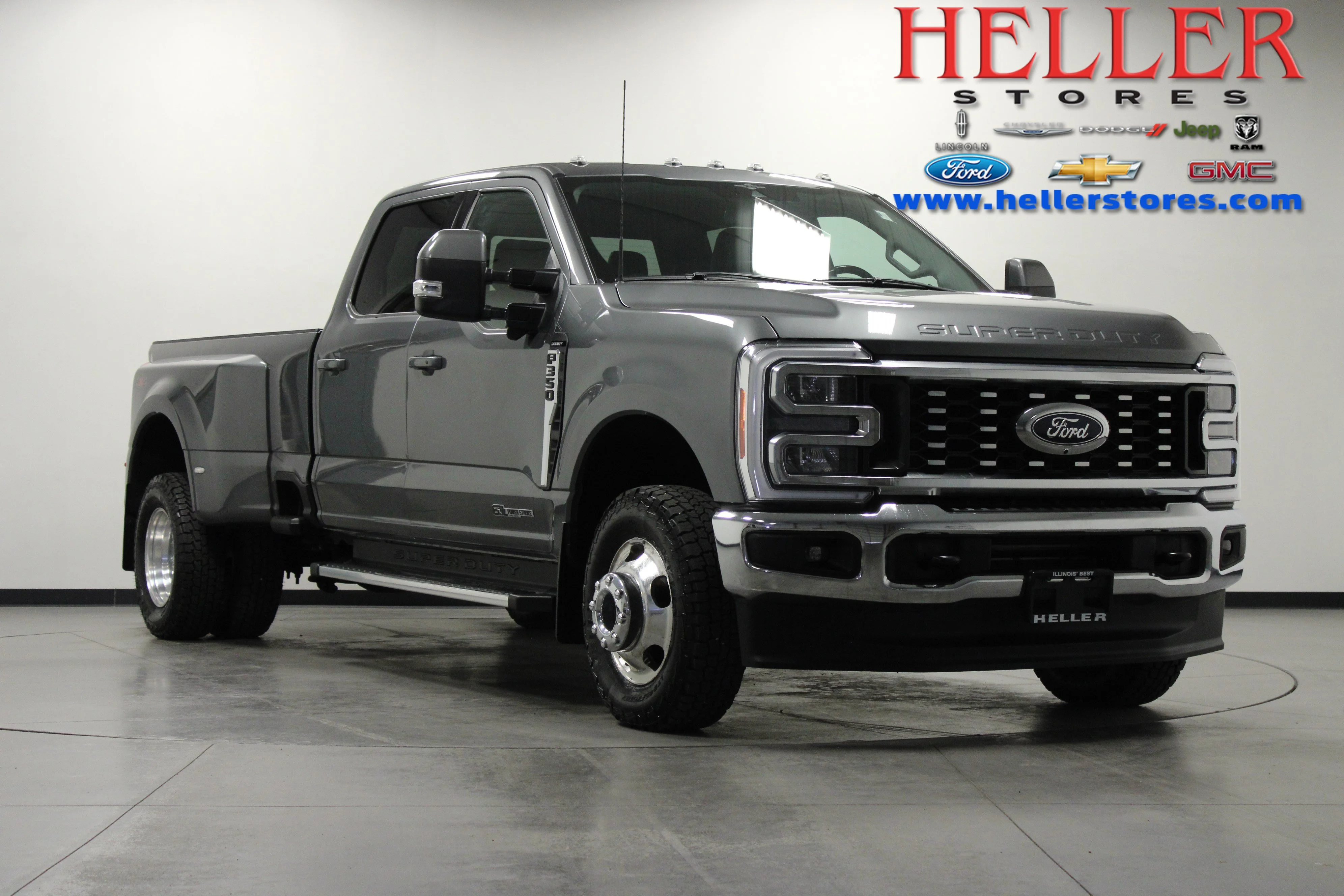 Used 2023 Carbonized Gray Metallic Ford LARIAT image 1