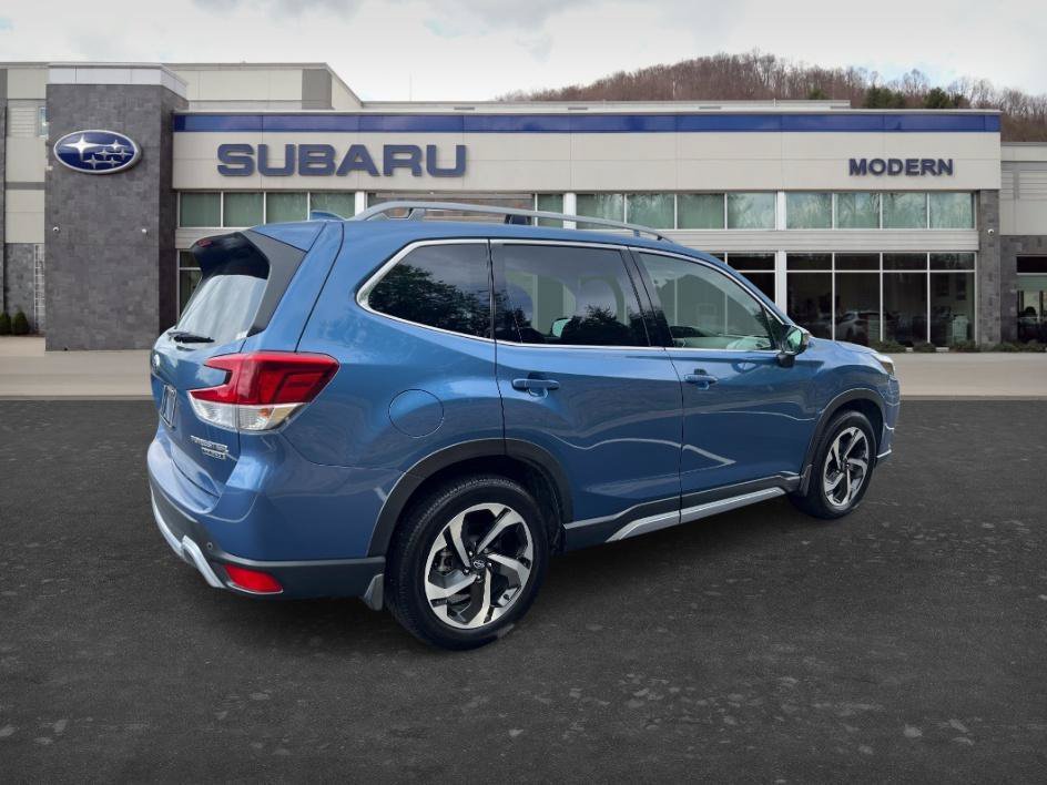 Used 2022 Horizon Blue Pearl Subaru Touring image 5