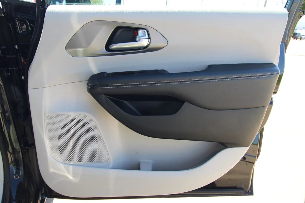 Used 2024 Black Chrysler Touring L image 36