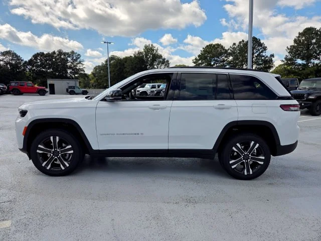 New 2027 Bright White Clearcoat Jeep Limited image 4