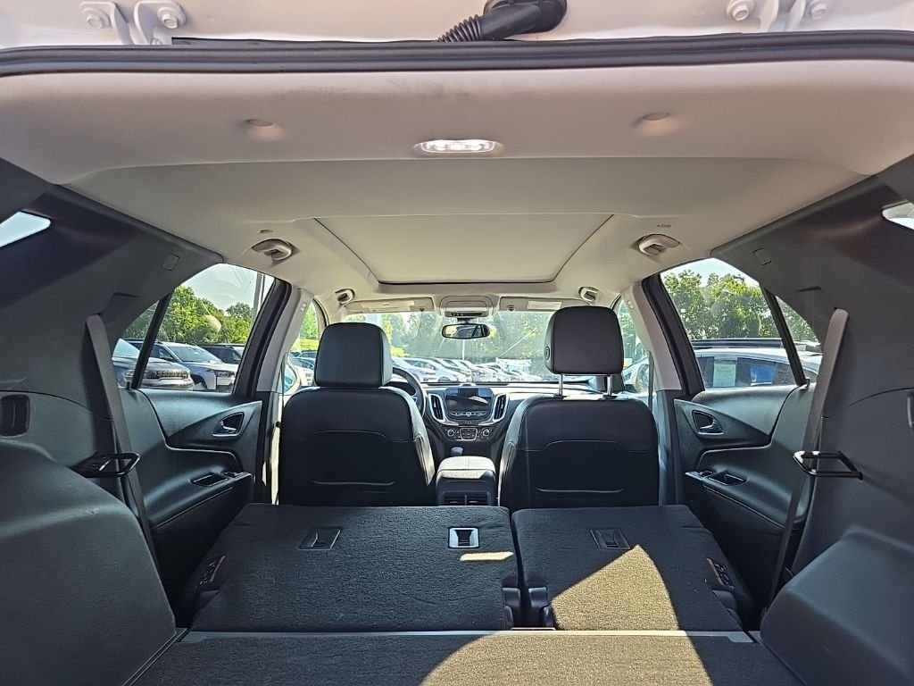 Used 2023 White Chevrolet Premier image 97