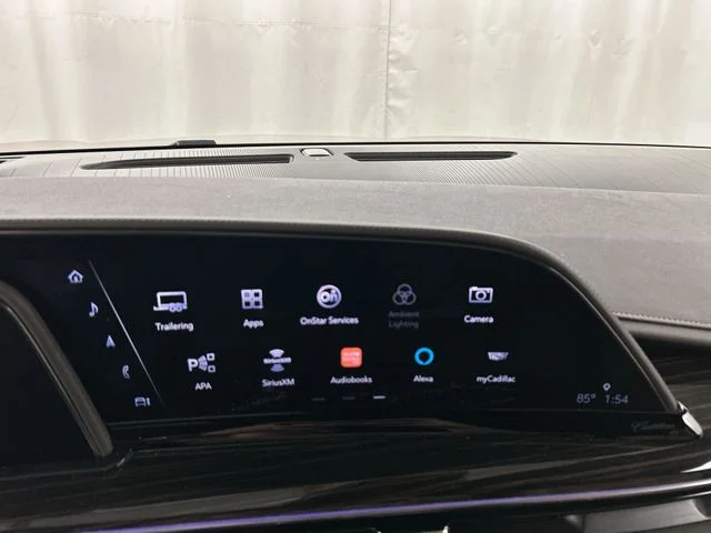 Used 2021 Red Cadillac Sport image 18