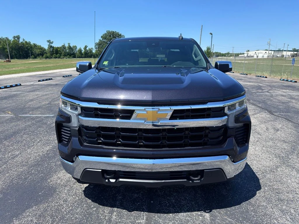 Used 2023 Gray Chevrolet LT image 17