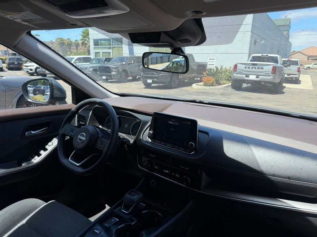 Used 2023 Gray Nissan SV image 17