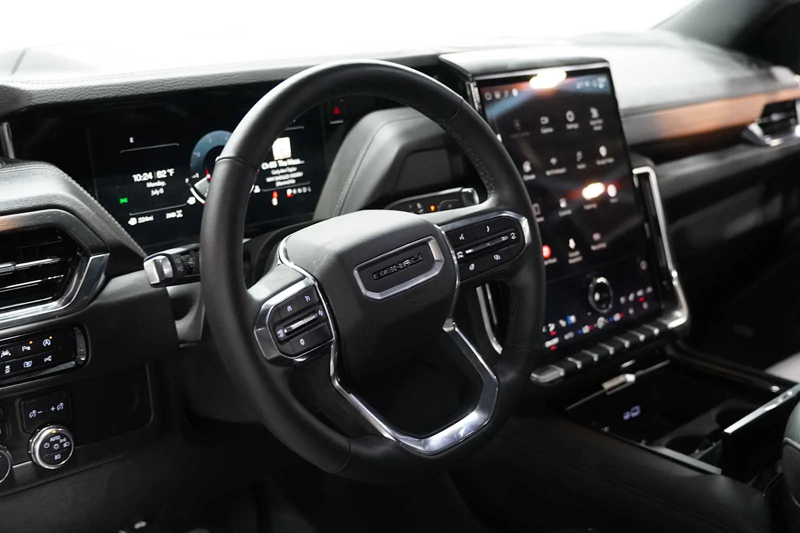 Used 2025 Sterling Metallic GMC Denali image 10