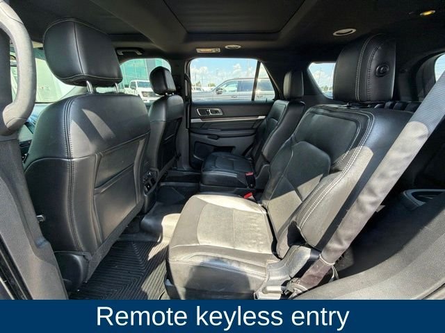 Used 2017  Ford Limited image 18