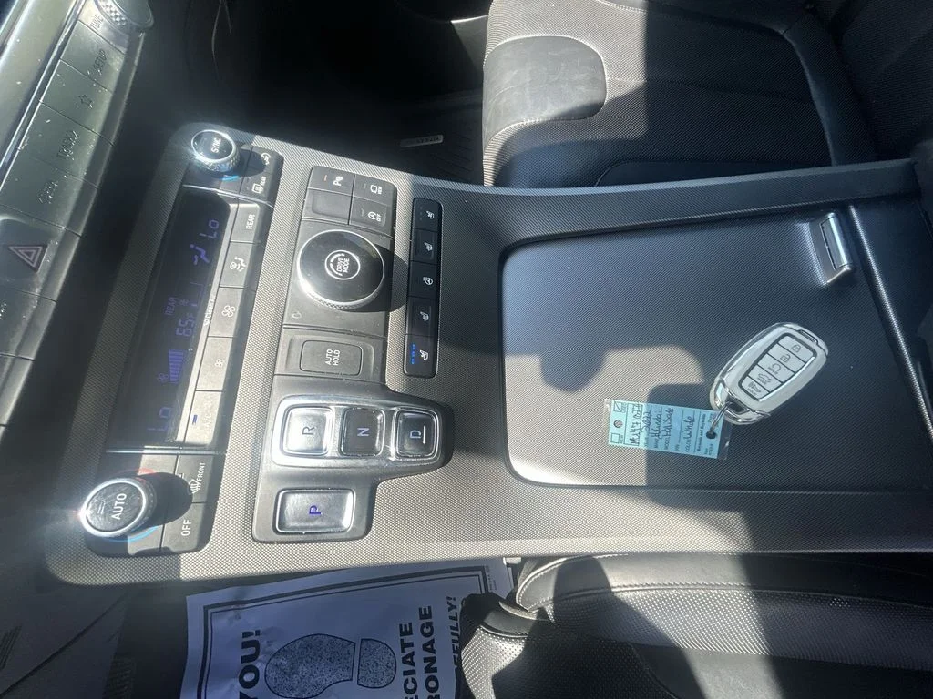 Used 2022 White Hyundai Calligraphy image 26