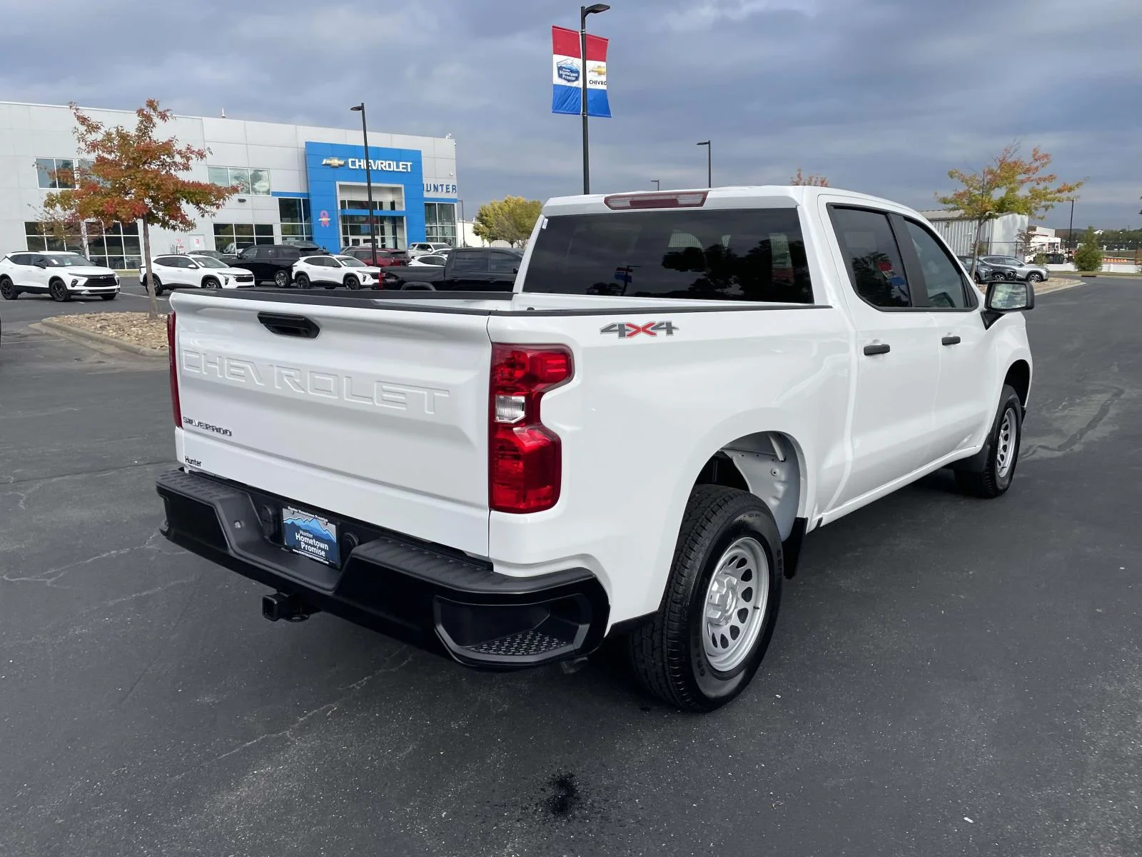 New 2026 Summit White Chevrolet WT image 6