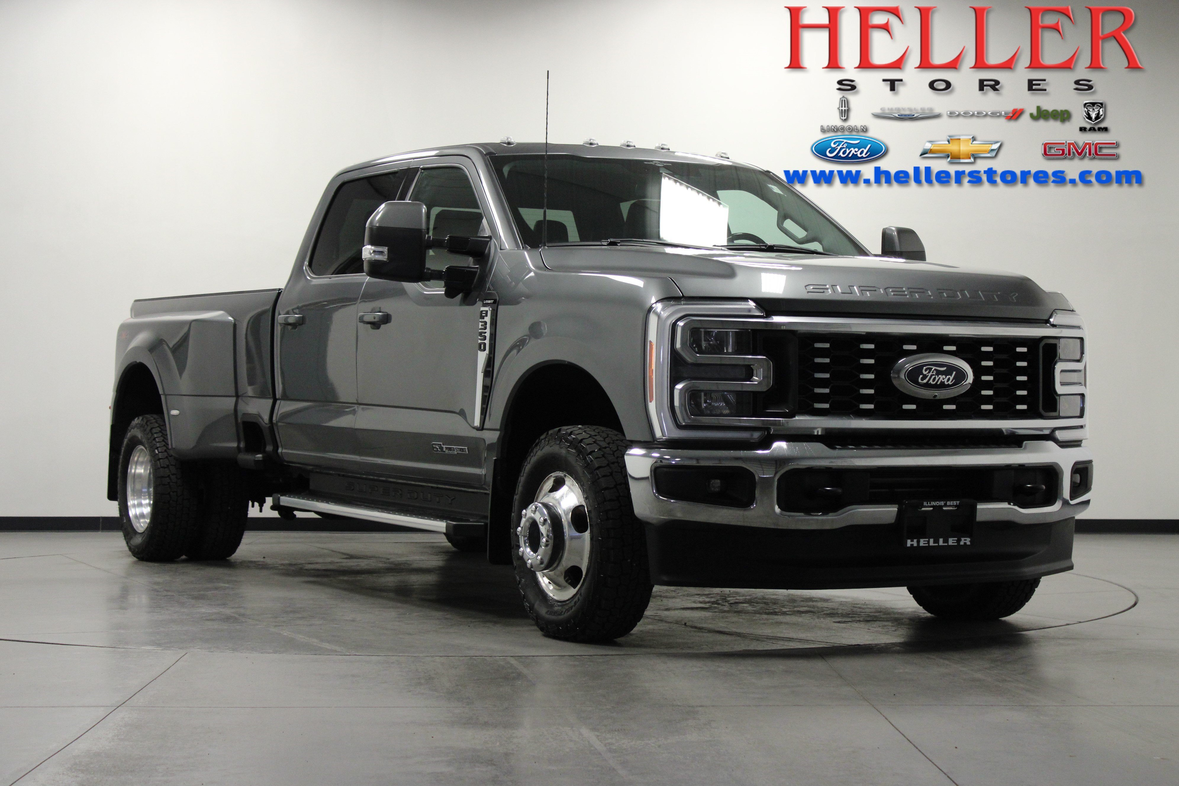 Used 2023 Carbonized Gray Metallic Ford LARIAT image 1