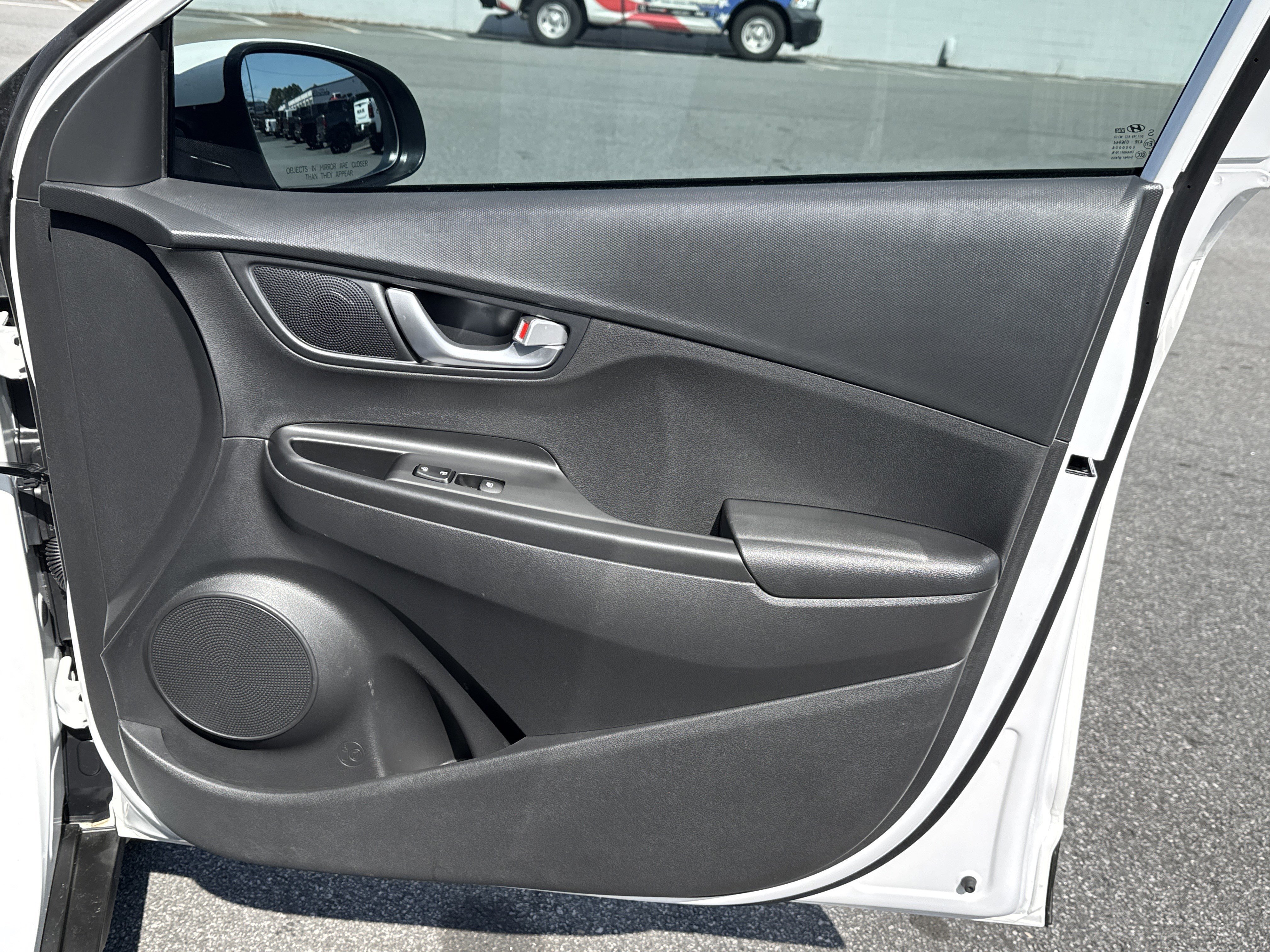 Used 2023 Lunar White Hyundai SEL image 18
