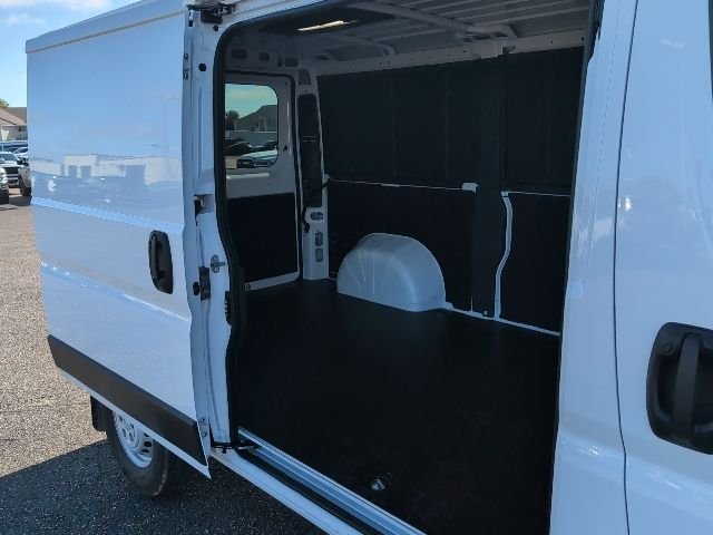 New 2026 Bright White Clearcoat RAM Base image 15