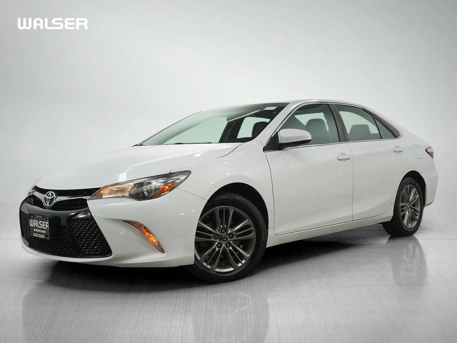 2015 Toyota Camry 2.5 Auto SE's photo