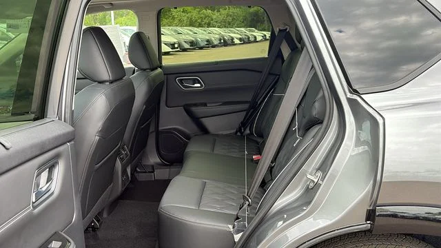 New 2026 Gray Nissan Platinum image 23