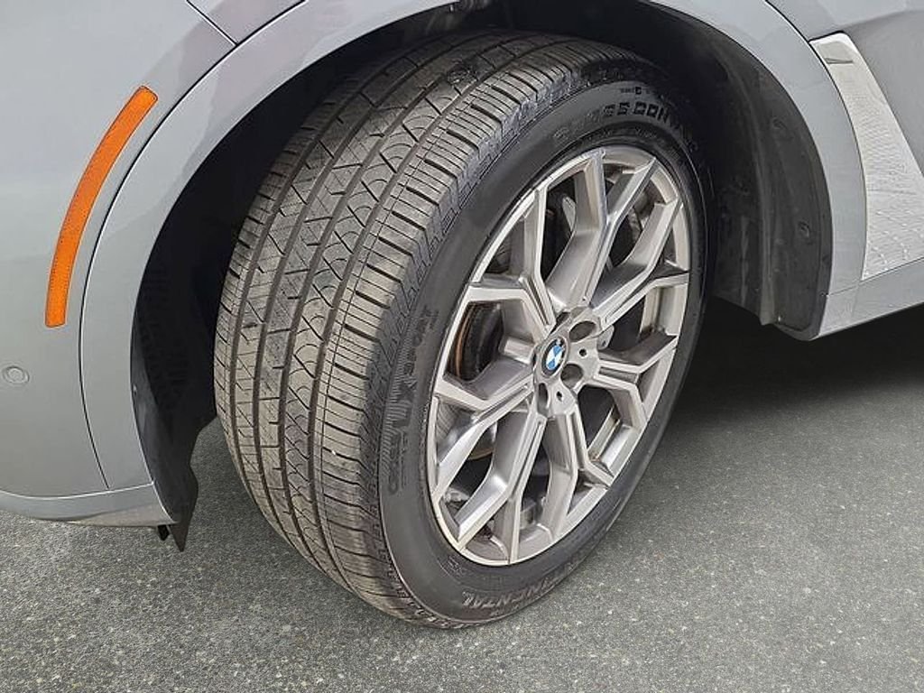 Used 2023 Skyscraper Gray Metallic BMW xDrive40i image 30