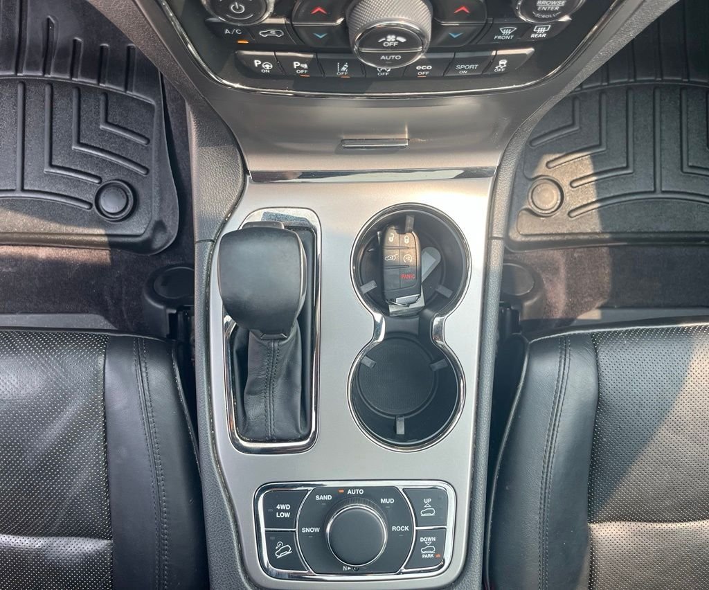 Used 2018 Diamond Black Jeep Overland image 26