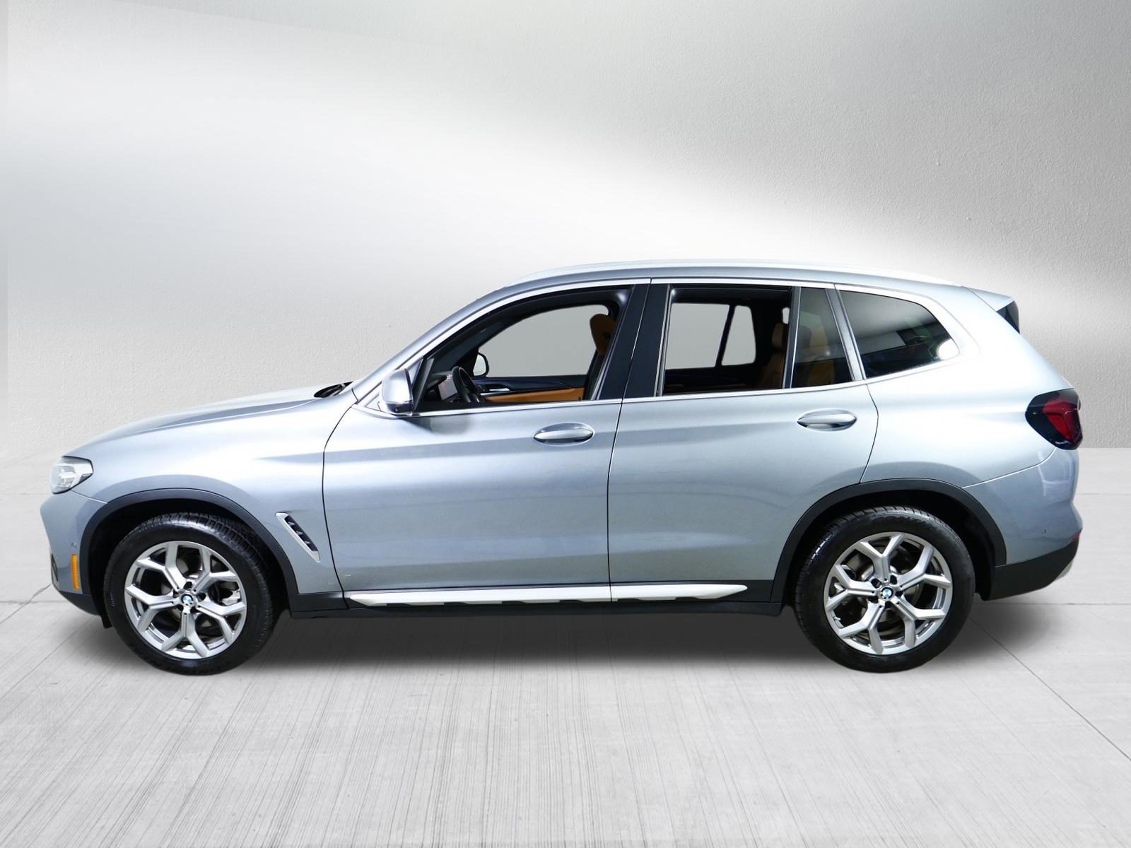 Used 2024 Skyscraper Grey Metallic BMW xDrive30i image 4