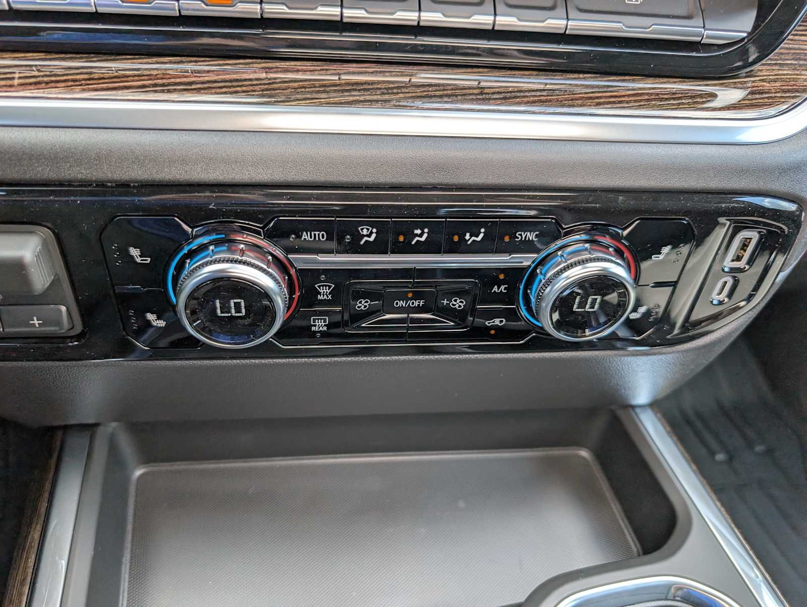 New 2026 Sterling Metallic GMC Elevation image 26