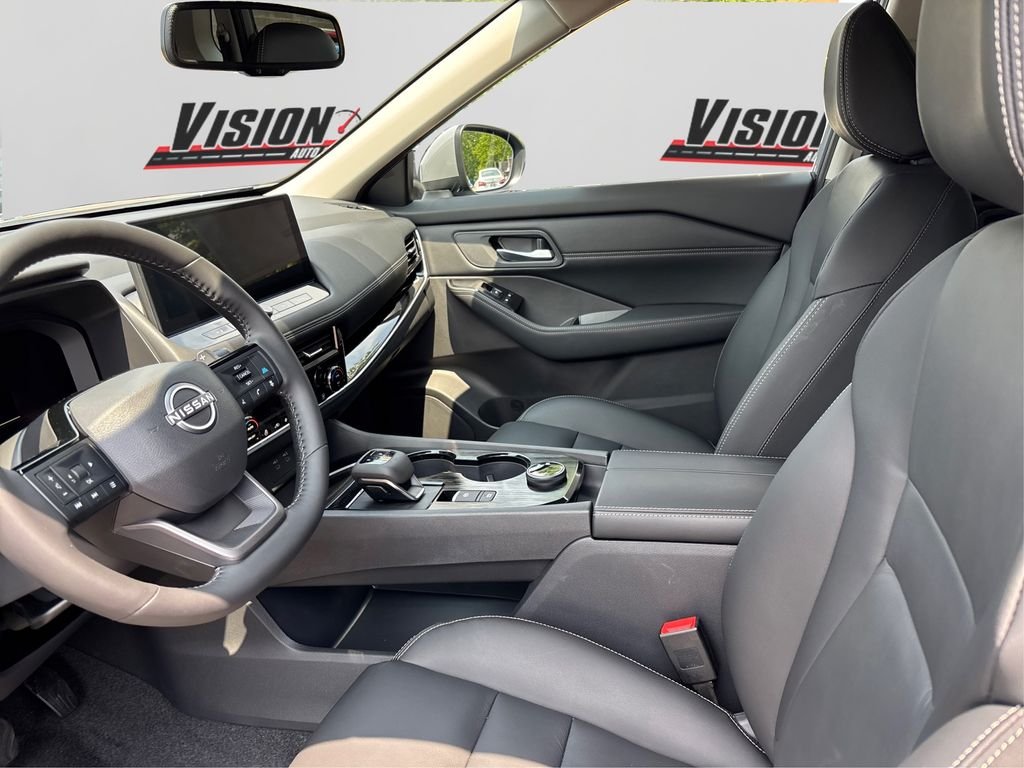 Used 2025 Gray Nissan SL image 9