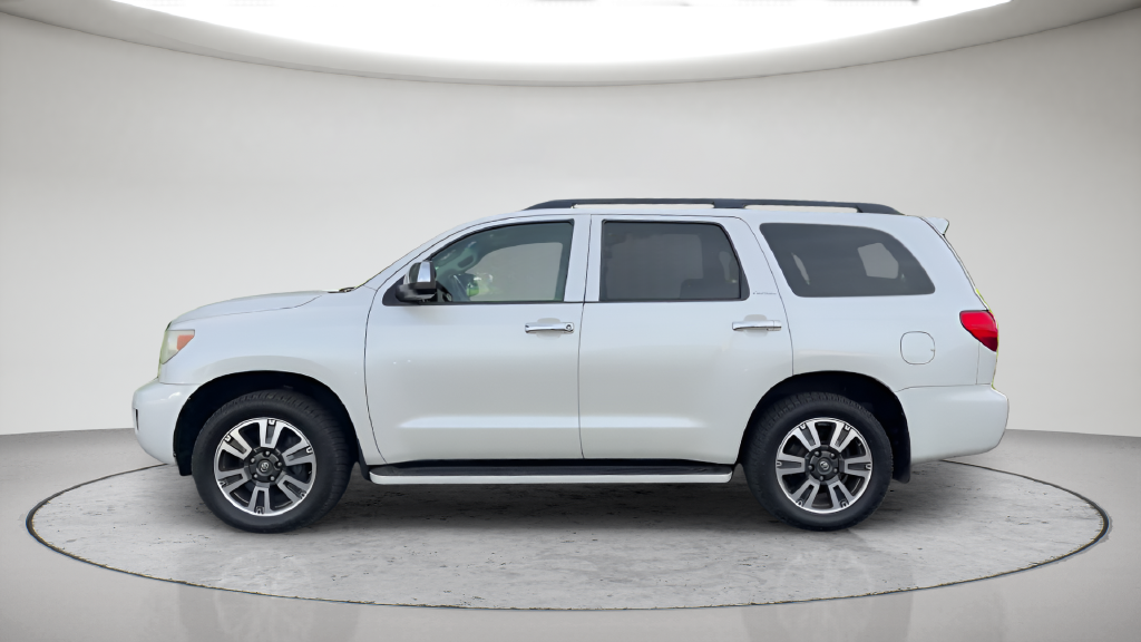 Used 2010 Super White Toyota Platinum image 12
