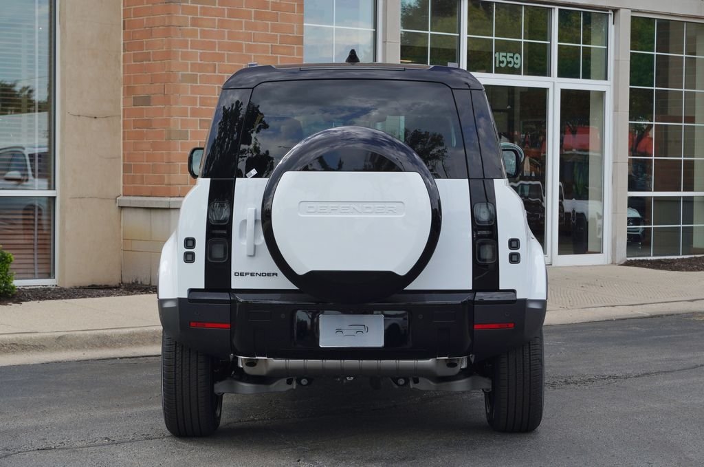 New 2026 Fuji White Land Rover S image 5