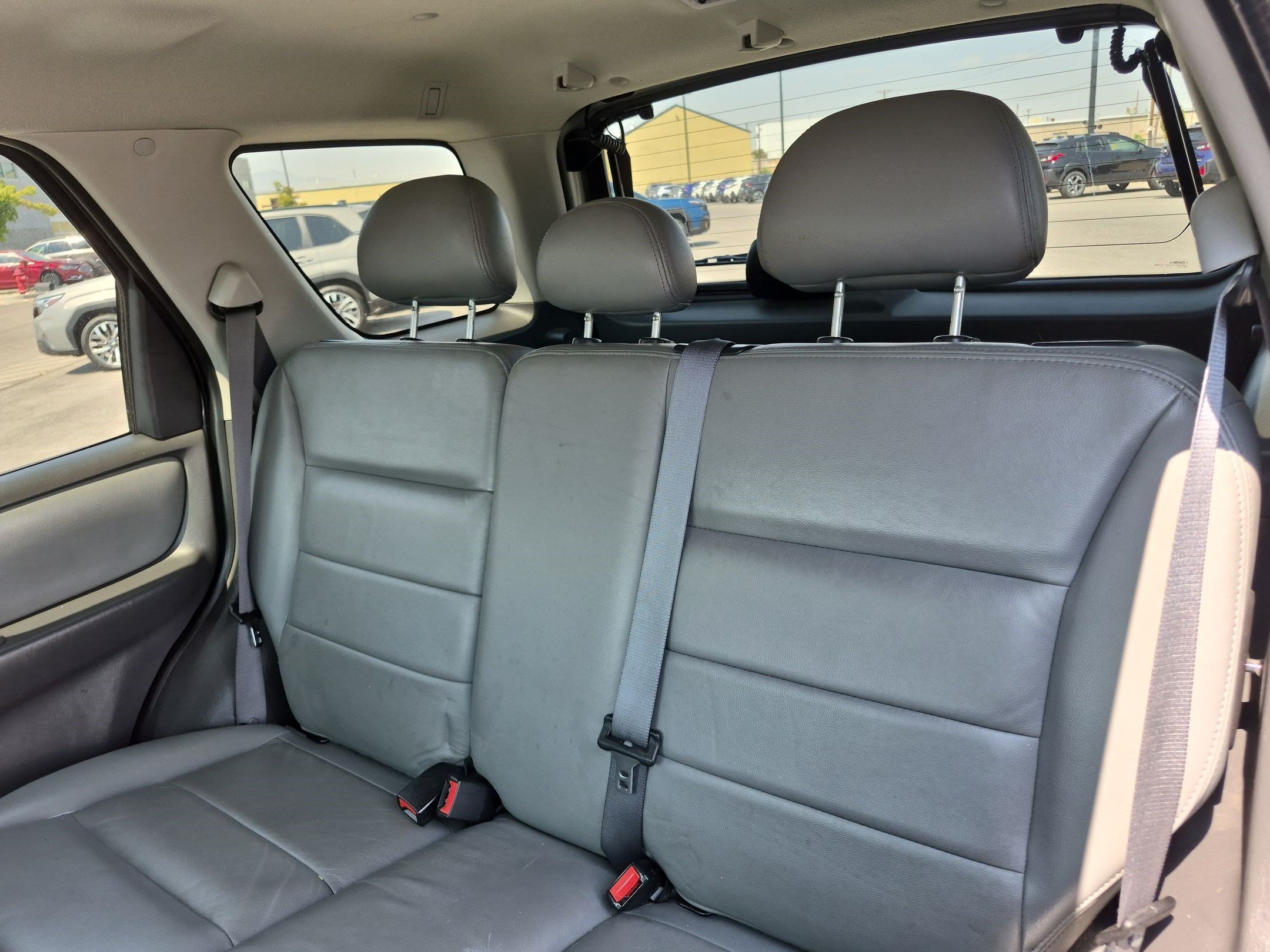 Used 2005 Silver Metallic Clearcoat Ford Hybrid image 25
