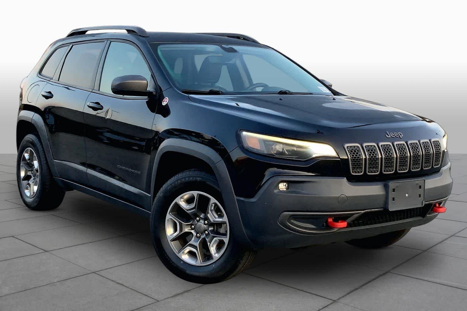 Used 2019 Diamond Black Crystal Pearlcoat Jeep Trailhawk image 3