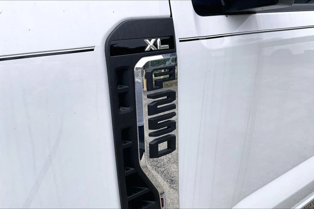 New 2026 Oxford White Ford F-250® XL image 7