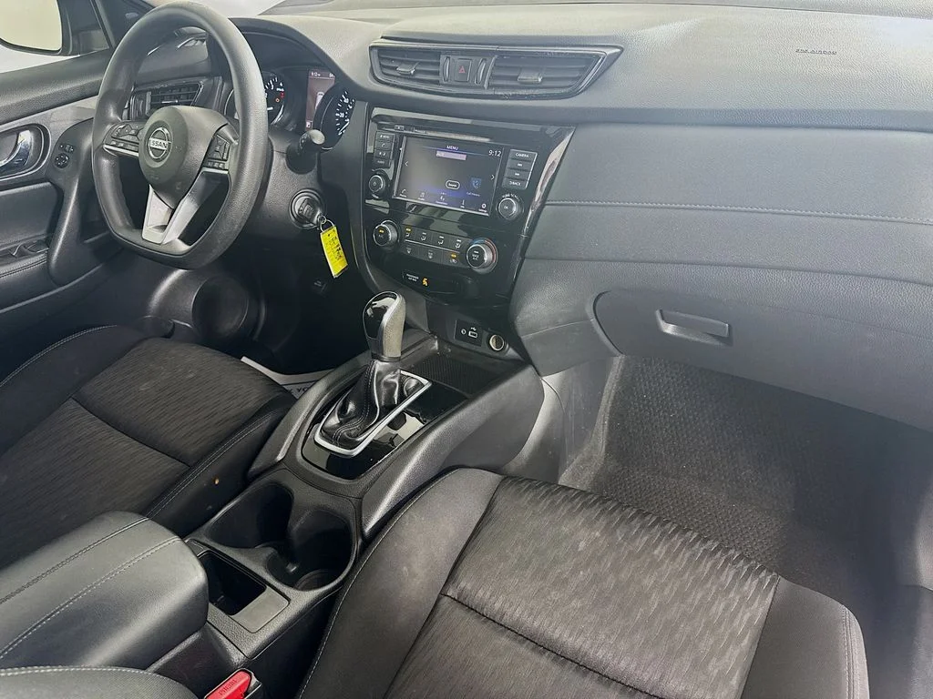 Used 2018 Magnetic Black Nissan S image 35