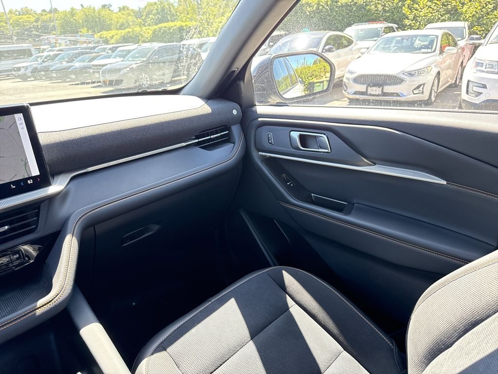 New 2026 Star White Metallic Tri-Coat Ford Tremor® image 16